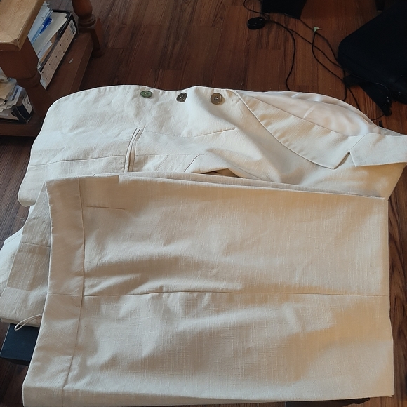 Ladies clothing - Picture 7 of 8